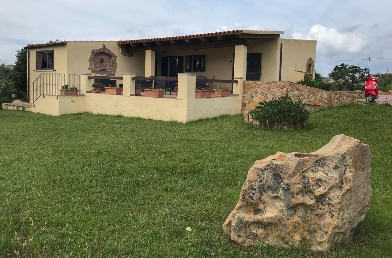 Villa Sprafundu La Maddalena  Buitenkant foto