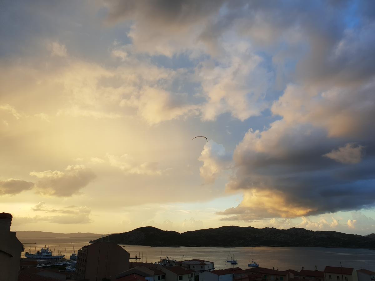 Villa Sprafundu La Maddalena  Buitenkant foto