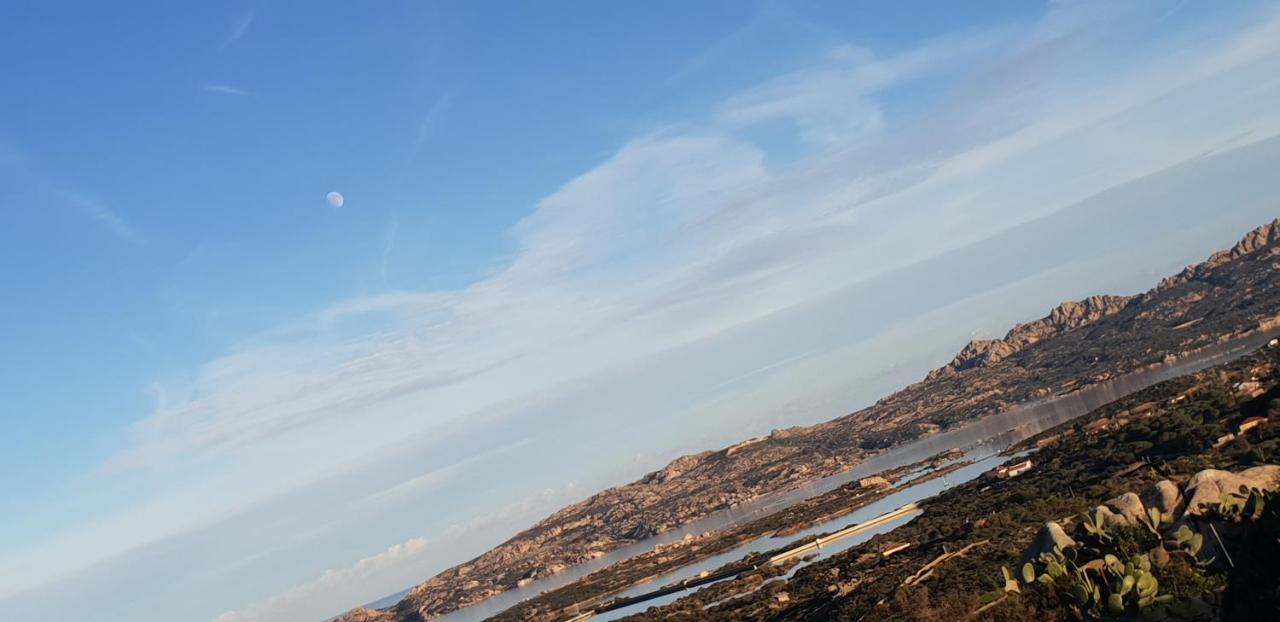 Villa Sprafundu La Maddalena  Buitenkant foto